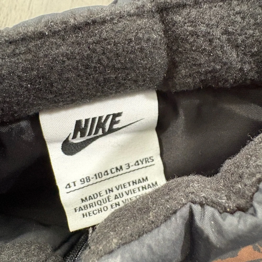 NIKE Girls Puffer Vest